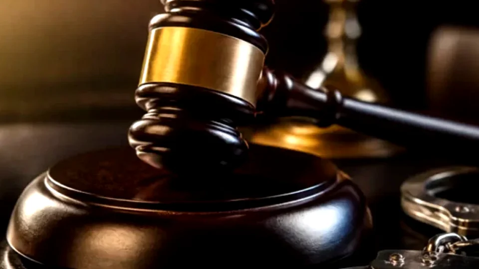 Defense counsel table — accused rights in the UAE